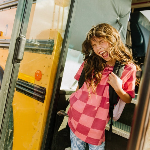 ESSENTIALS SHORT SLEEVE ROUNDED KIDS TEE - PINK CHECK