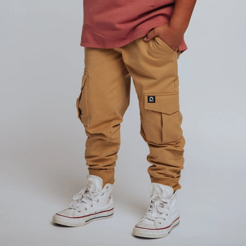 ESSENTIALS RELAXED FIT CARGO JOGGERS - CURRY